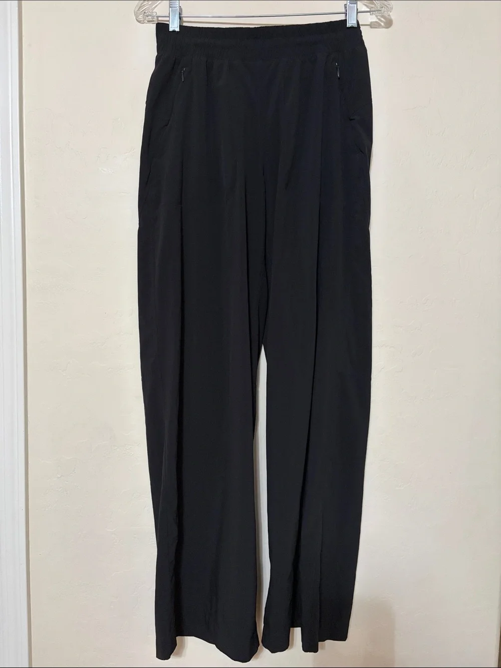 Lululemon Swift Mid-Rise Wide-Leg Pants in Black size 6 - Picture 2 of 16